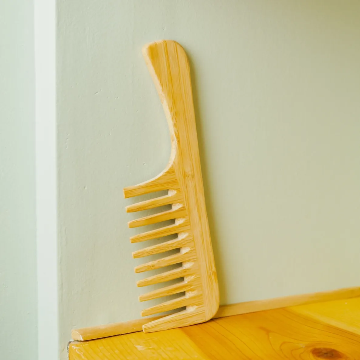 BAMBOO DETANGLING WIDE COMB