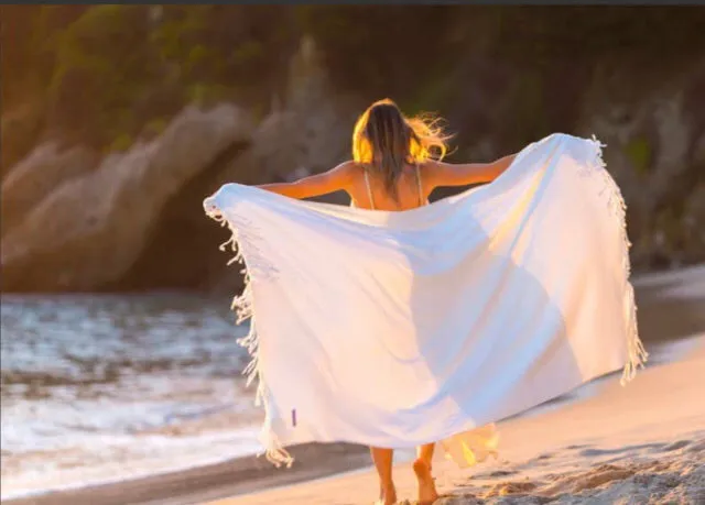 Bamboo Throw Dove