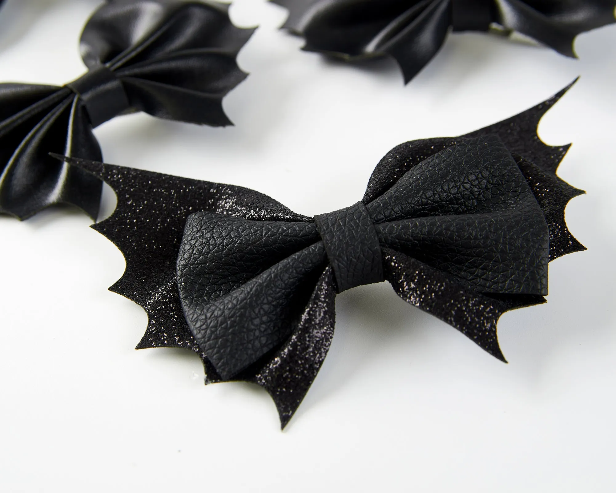 Bat Hair Bow Clips for Teen Girls Women 4pcs Halloween Decorations Cosplay Costume Hair Accessories 4inch