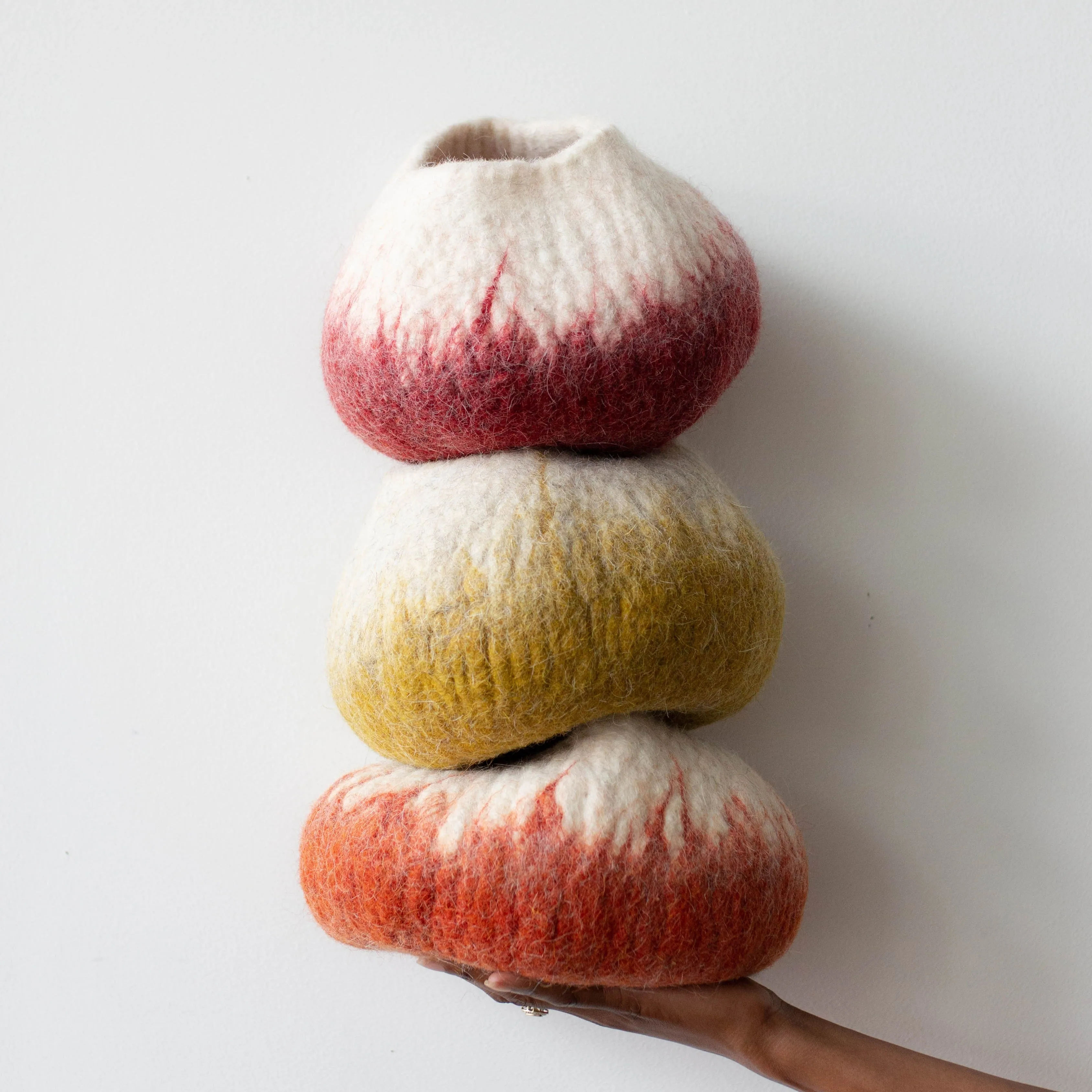 Berry Red Ombre Decorative Wool Ukhamba Bowl