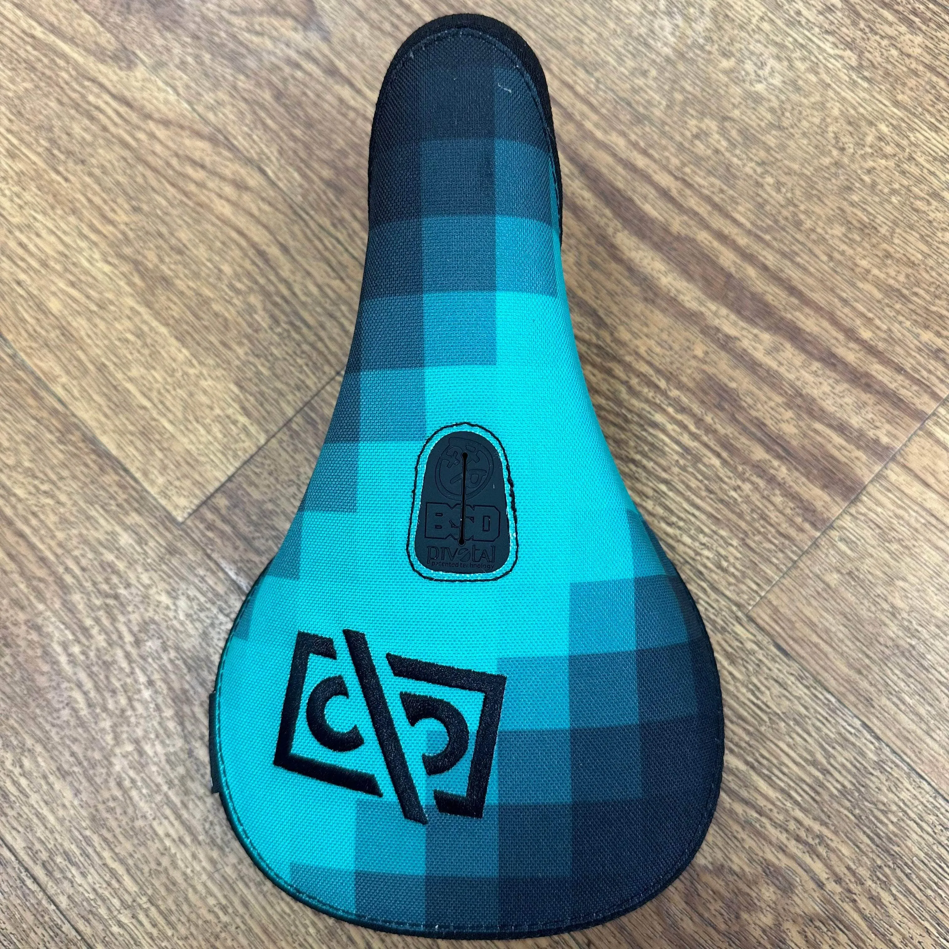 BSD ALVX Eject Pivotal Seat