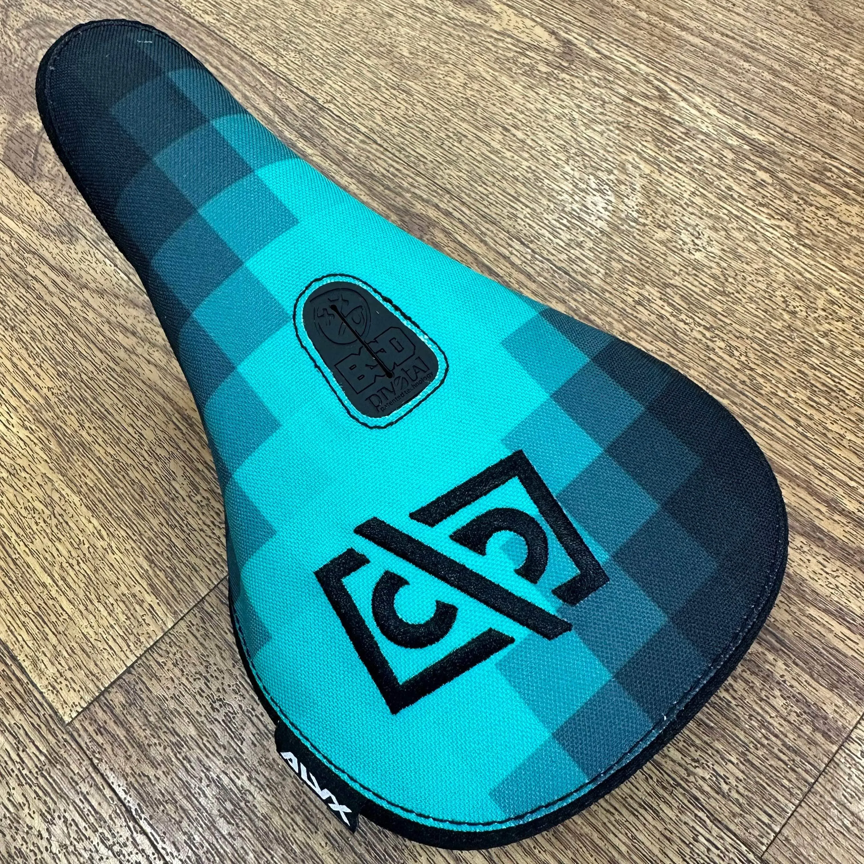 BSD ALVX Eject Pivotal Seat