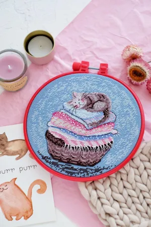 Cross-stitch kit Kitty AHM-008