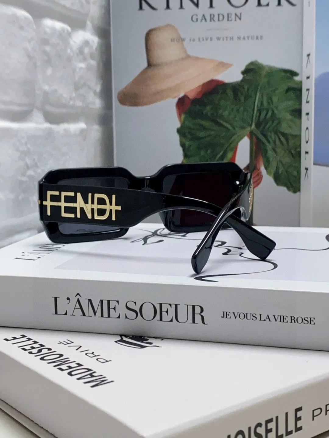 EMBOSSED LOGO DIAGONAL RECTANGULAR SUNGLASSES 563312 IN ACETATE