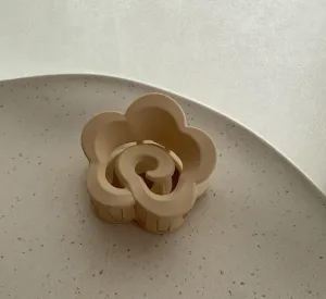 Flower Clip Beige