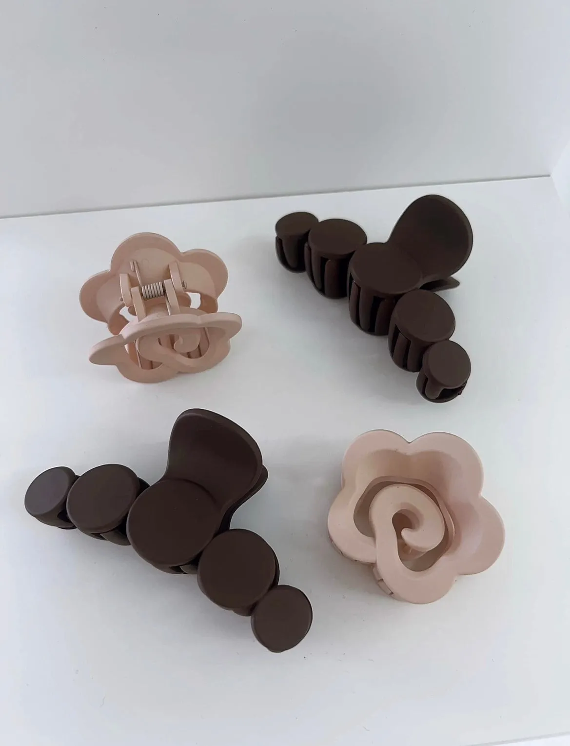 Flower Clip Beige