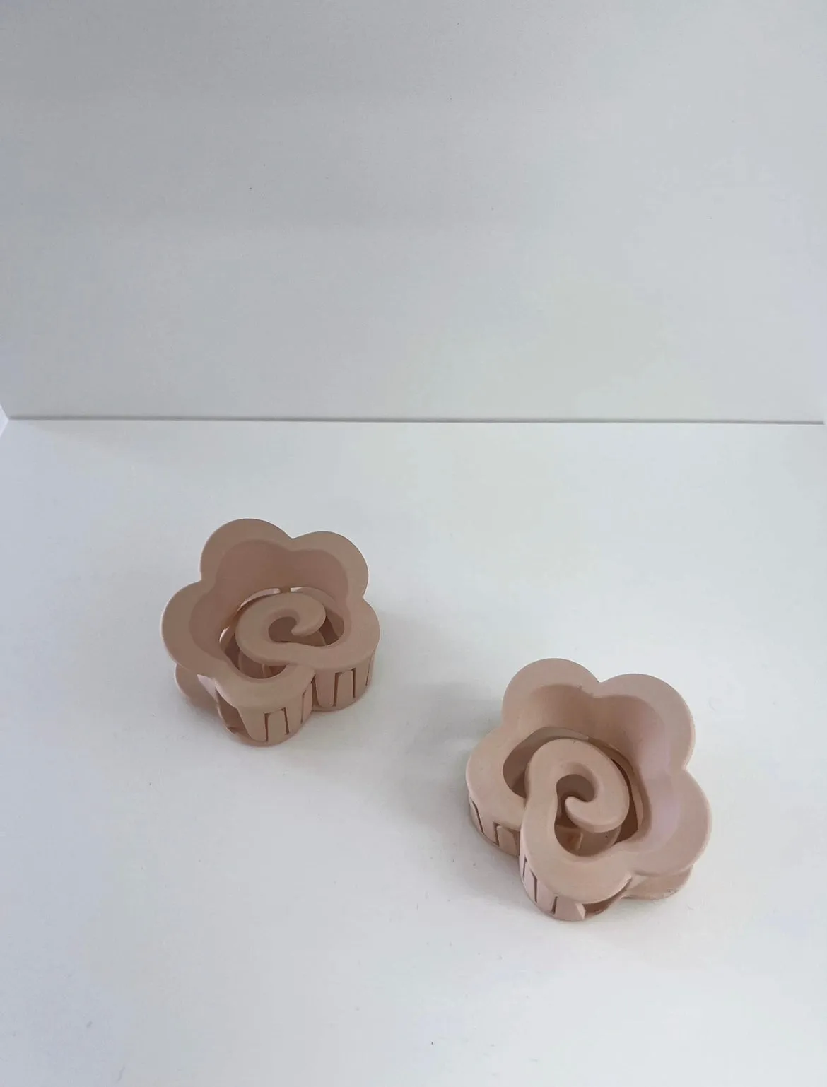 Flower Clip Beige