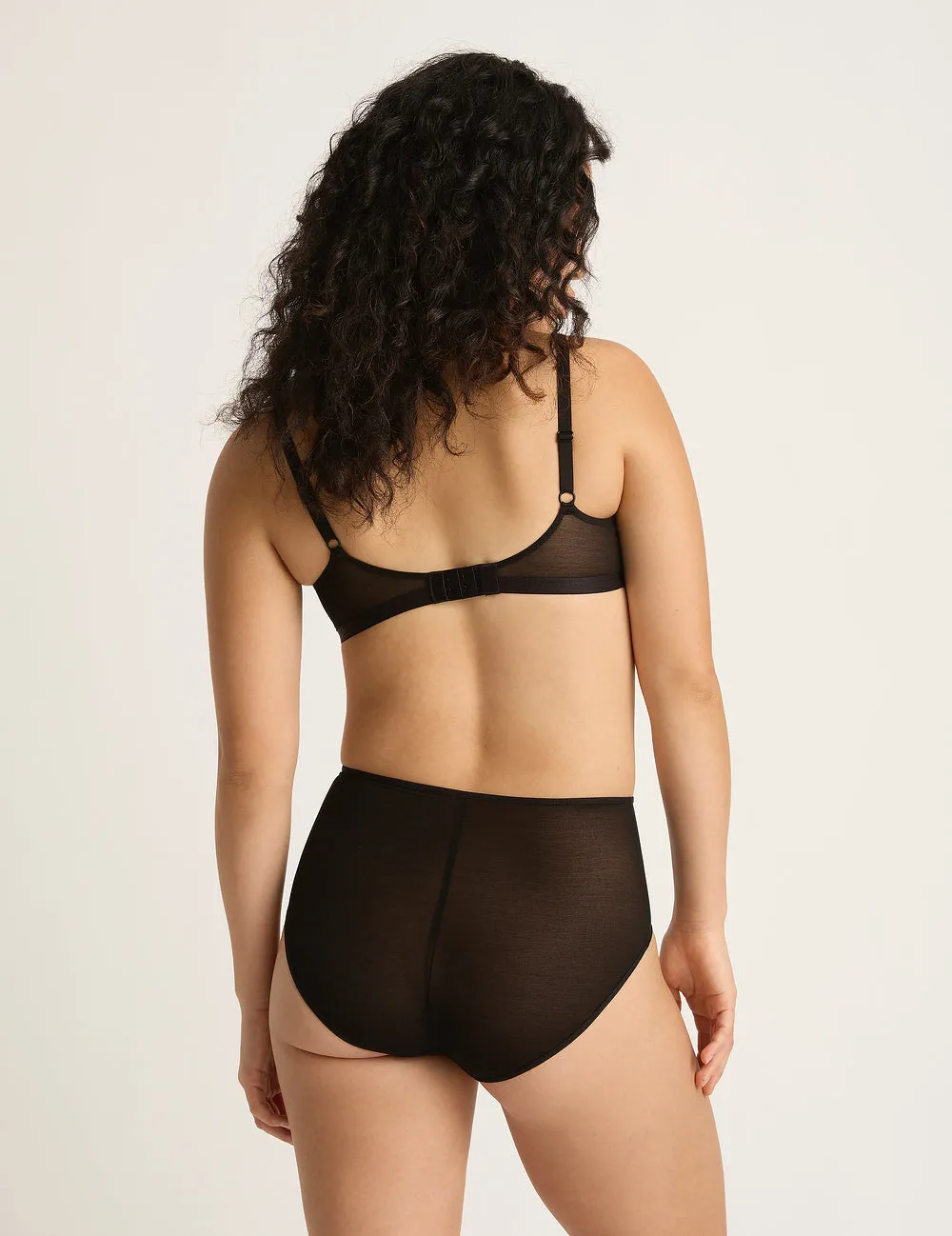 FreeMesh Triangle Bralette - Black