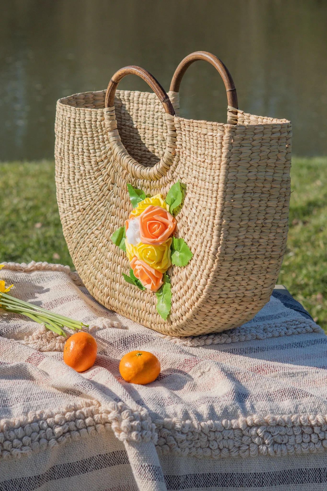 Handwoven Kauna Grass Bag with Floral 3D Design Women's Basket