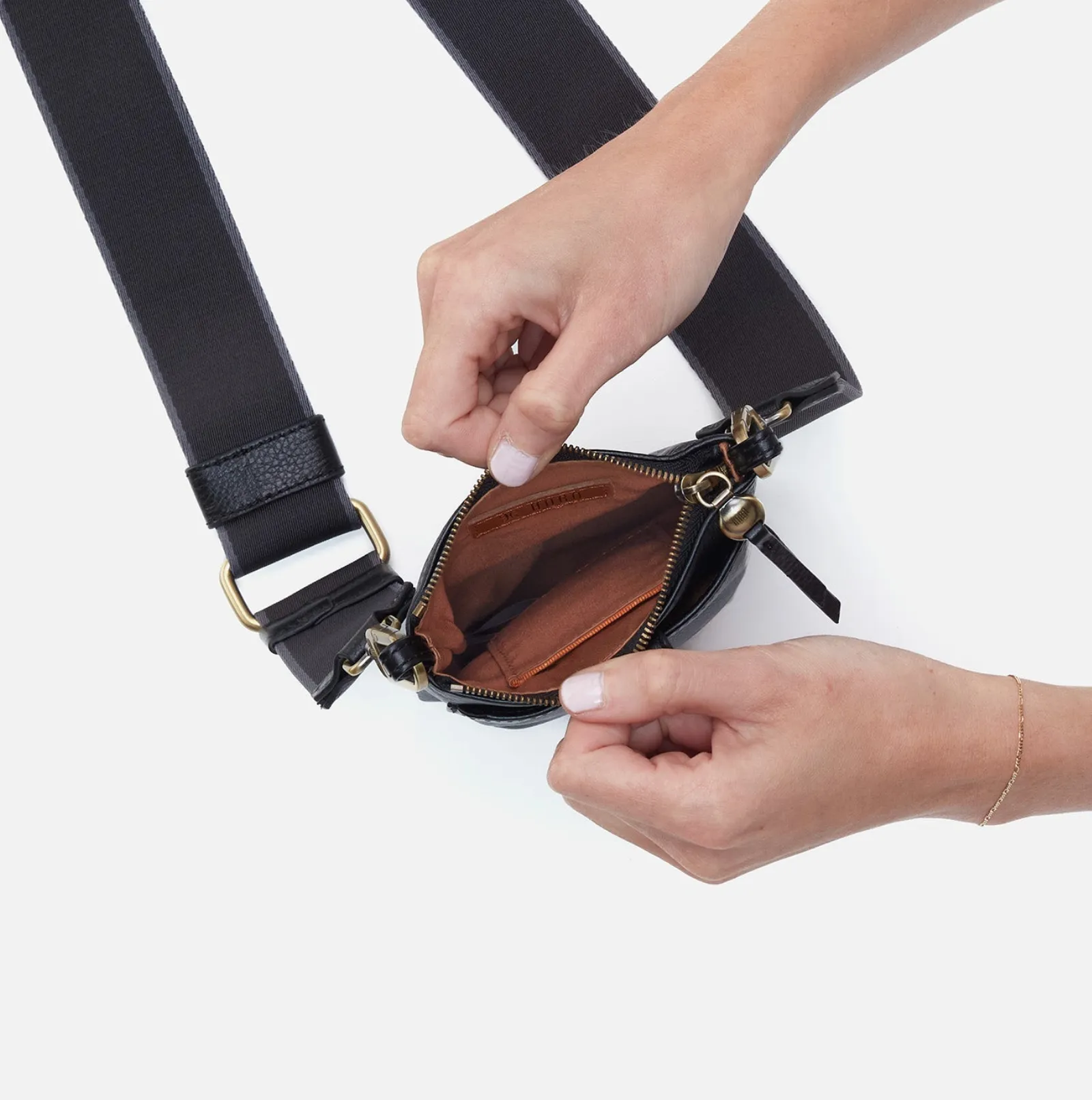 HOBO CASS PHONE CROSSBODY
