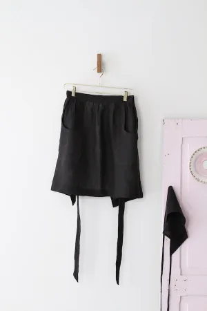 HOSTESS APRON IN BLACK LINEN