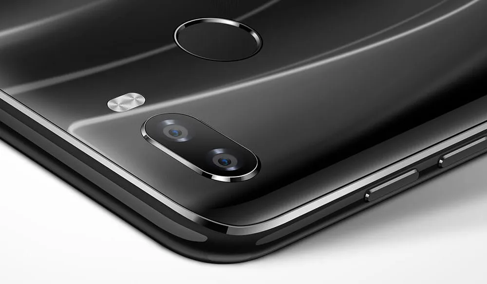 Lenovo K5 Play Smartphone - 3GB RAM 32GB ROM, 5.7 Inch Display, Snapdragon MSM8937, 13MP Rear Camera   8MP Front Camera (Black)