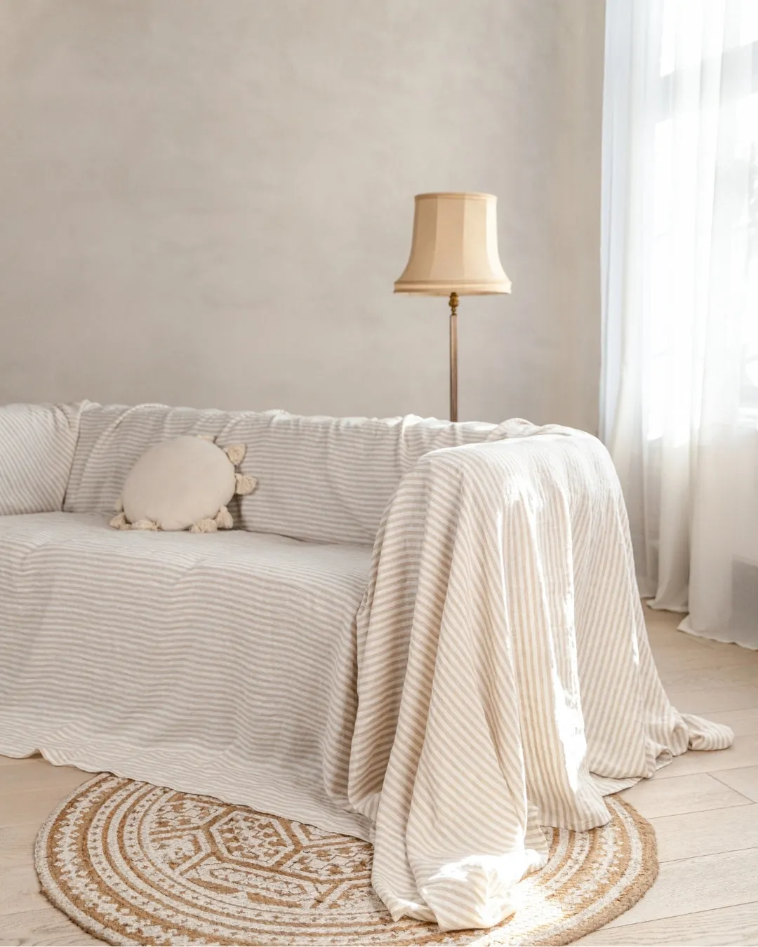 Linen couch cover in Striped Natural color (density 190 g/m2)