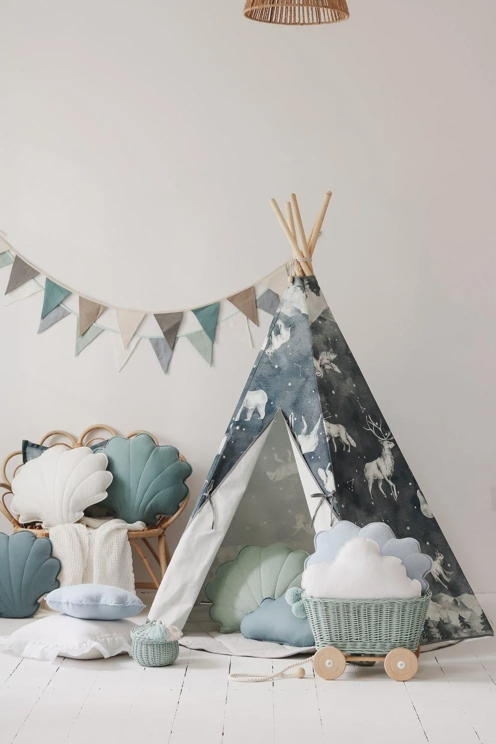 “Mint Love” Garland