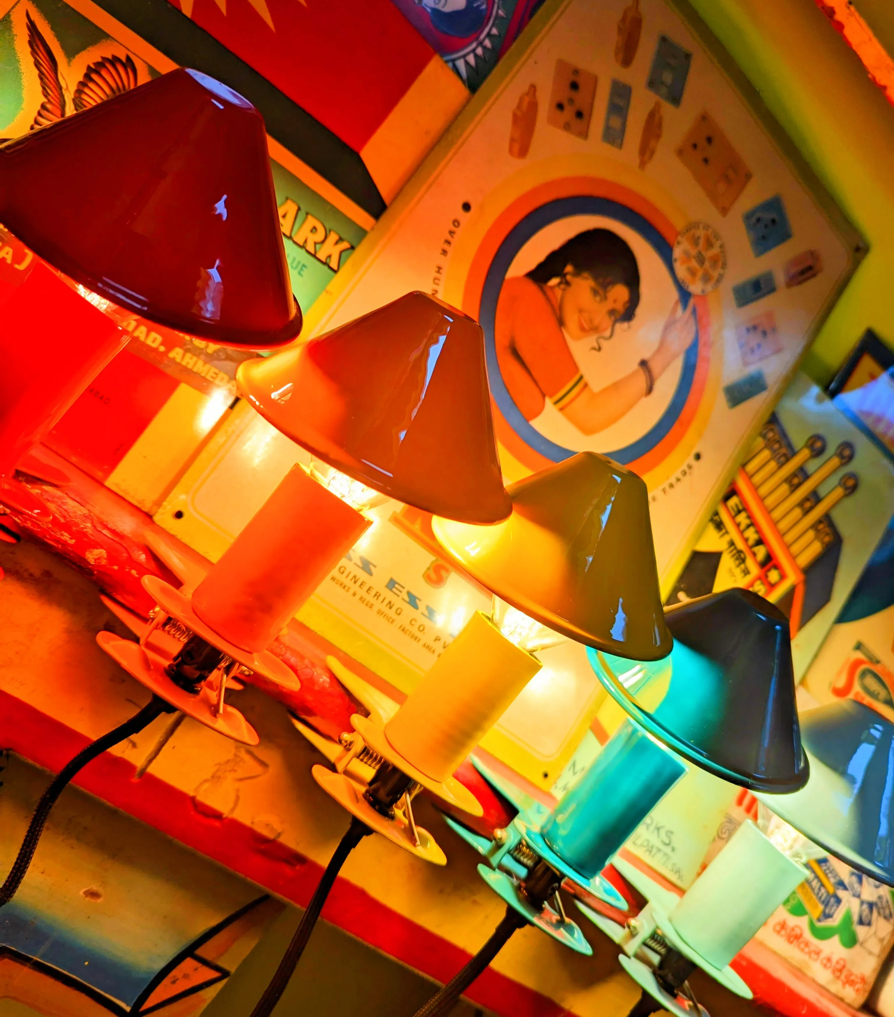 Mushroom clip light