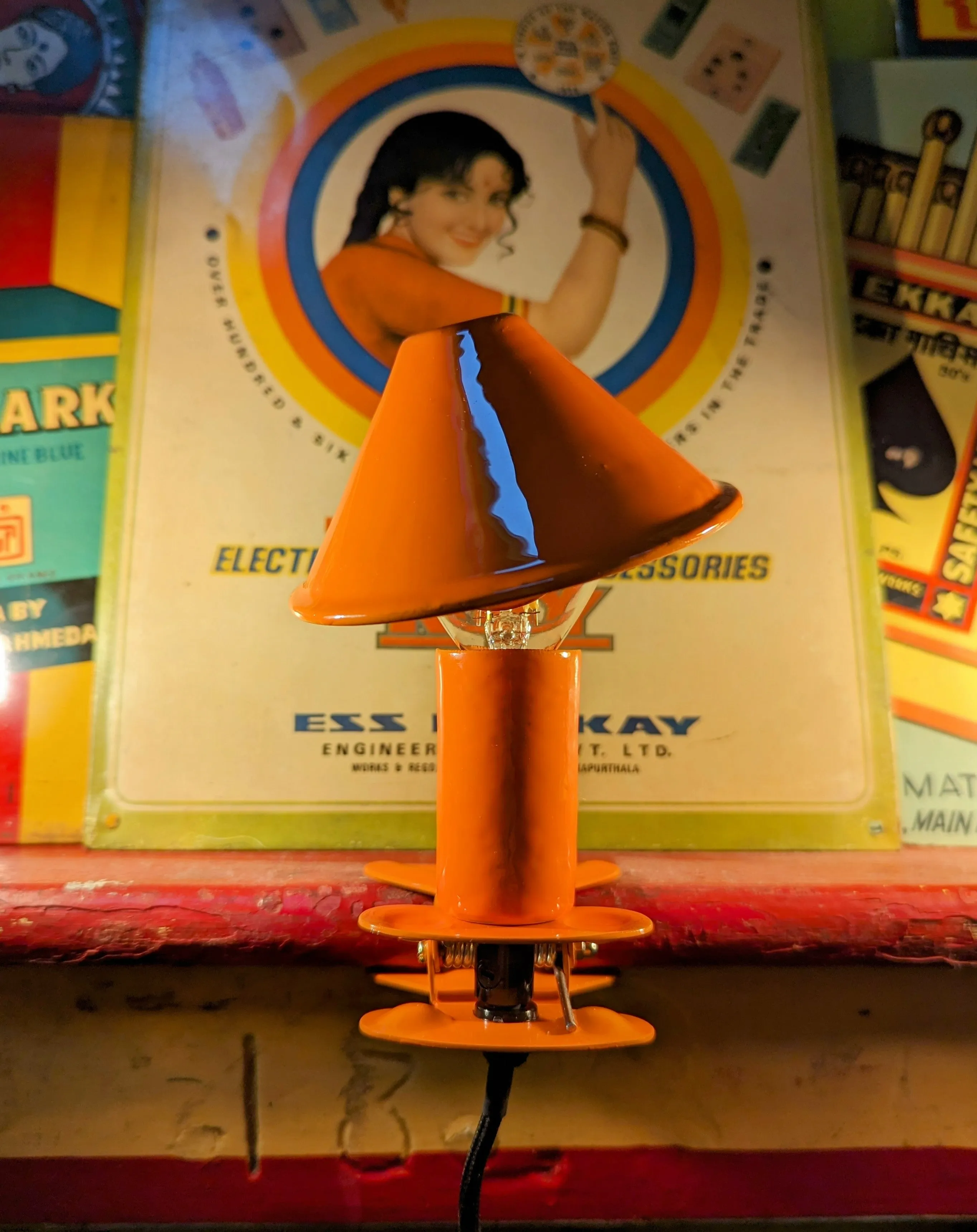 Mushroom clip light