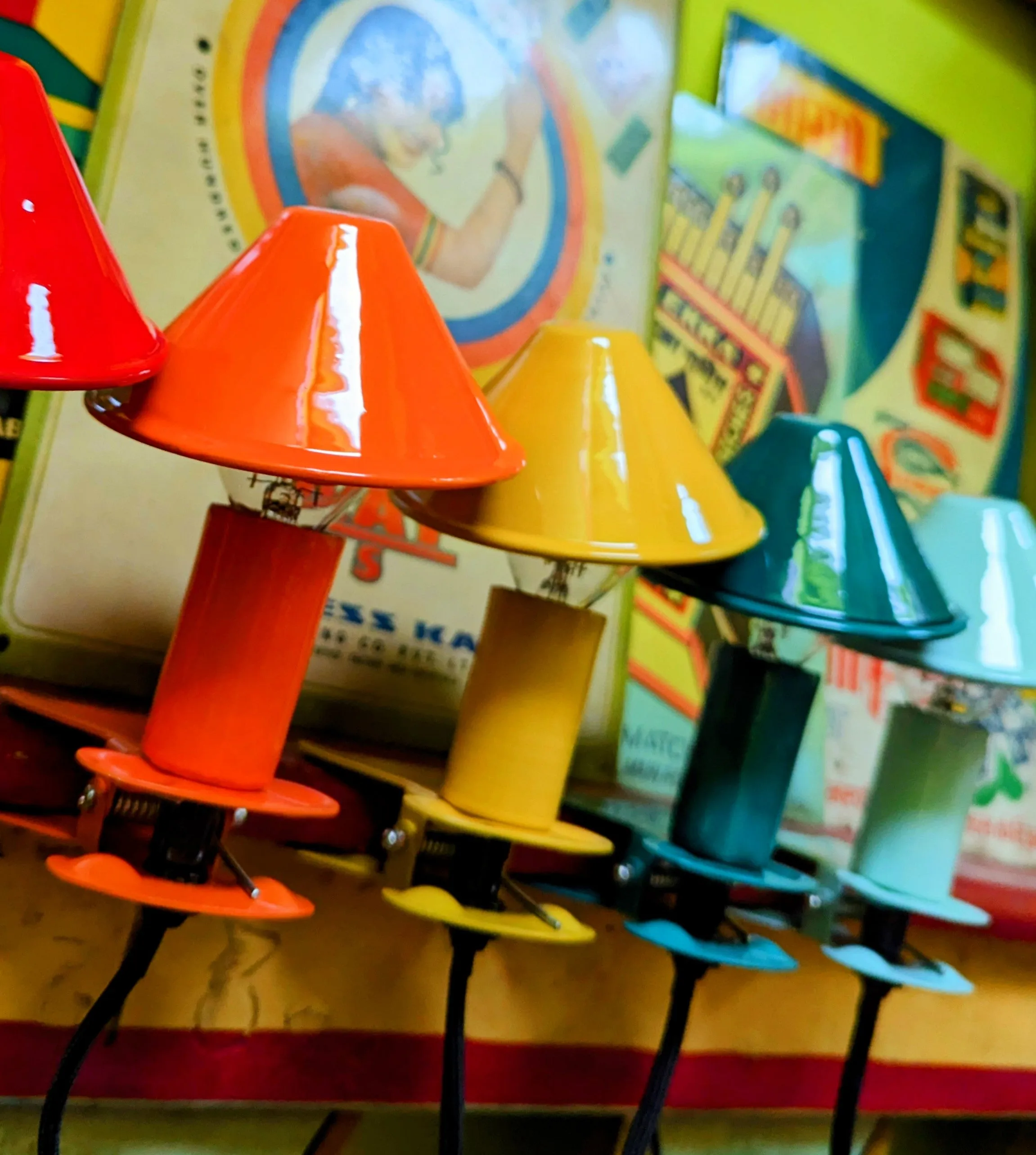 Mushroom clip light