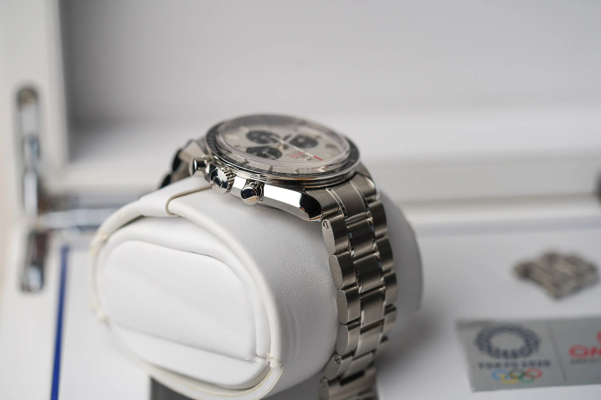 Omega Speedmaster Tokyo 2020 Panda 522.30.42.30.04.001