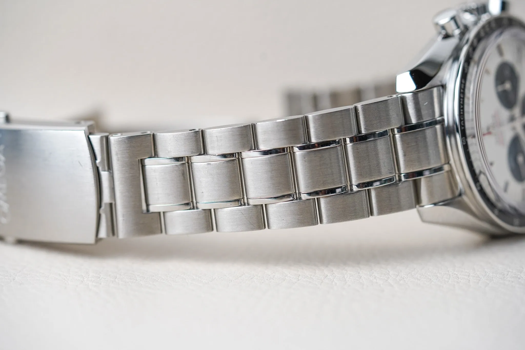 Omega Speedmaster Tokyo 2020 Panda 522.30.42.30.04.001