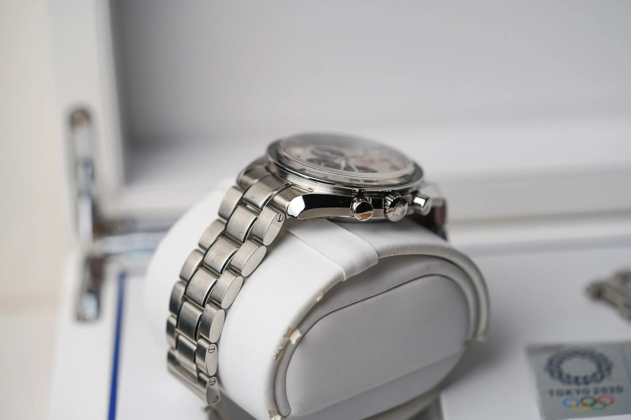 Omega Speedmaster Tokyo 2020 Panda 522.30.42.30.04.001