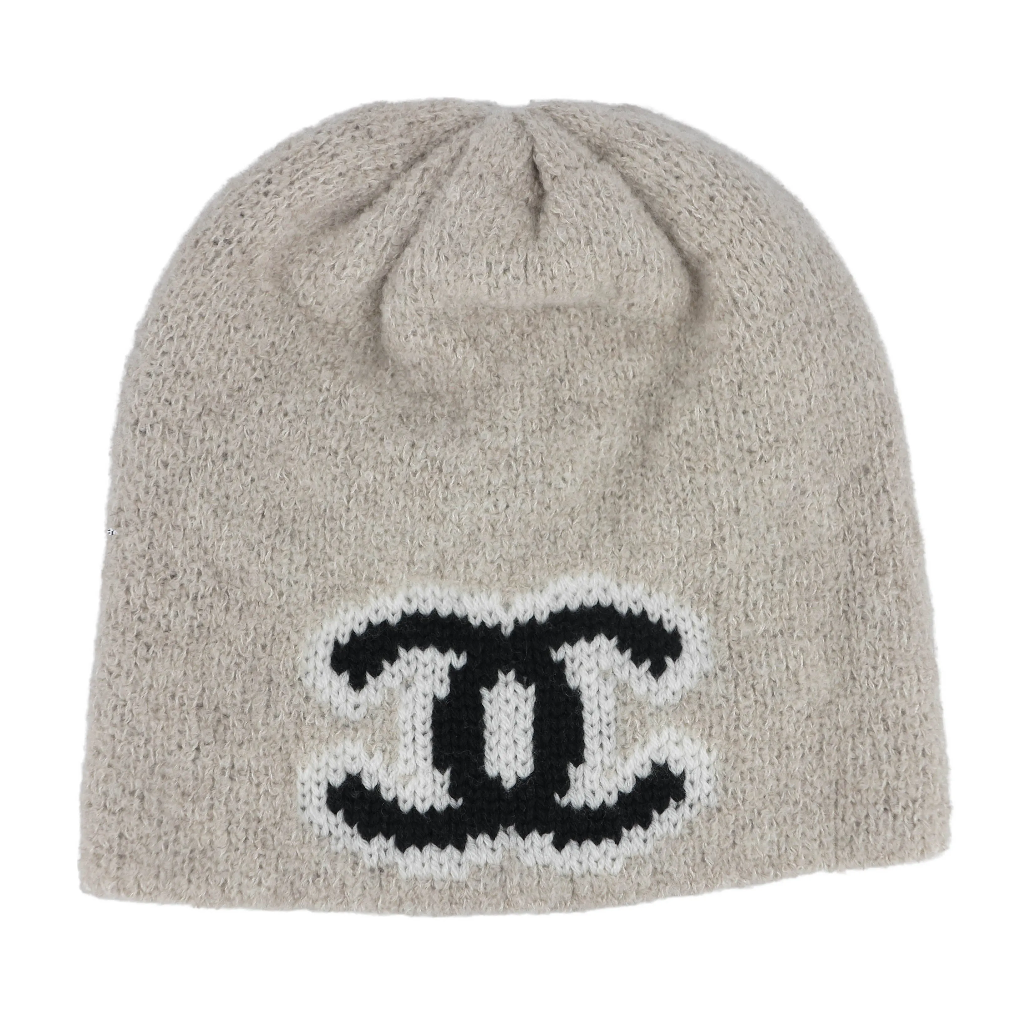 Oversized CC Logo Reversible Cashmere Beanie Hat in Beige Black