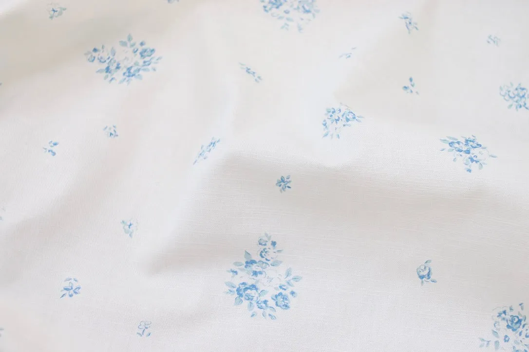 Petite Fleur Bleu on Oyster Linen