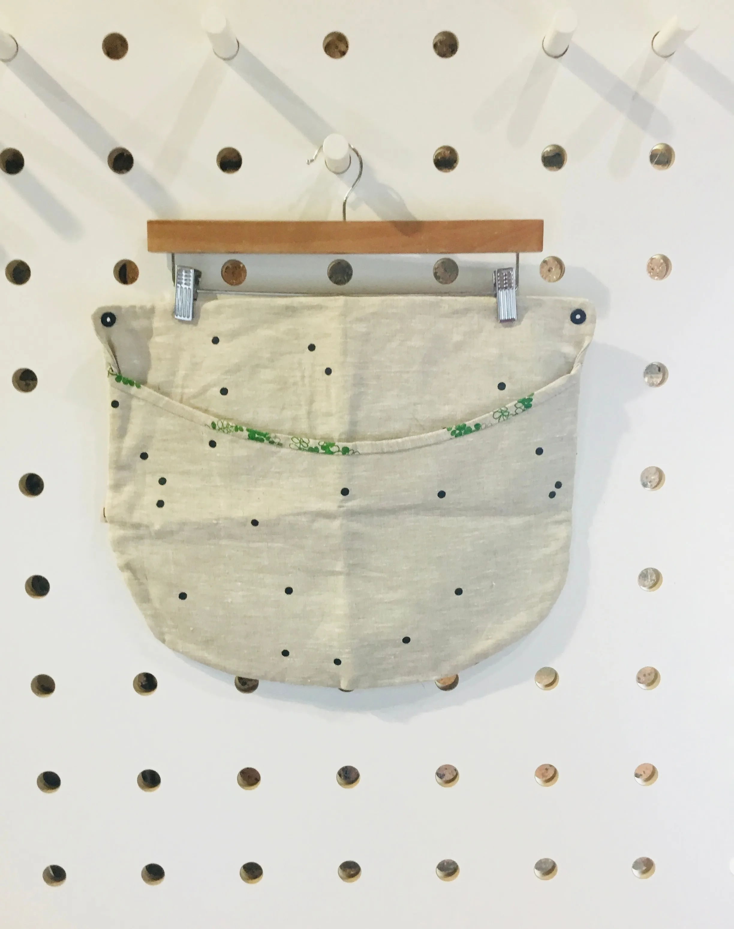 Screen printed linen wall hanging pocket