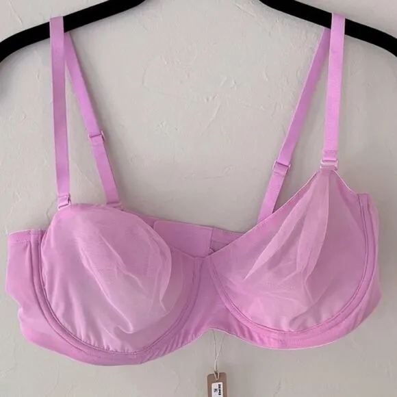 SKIMS NWT Ultra Fine Mesh Strapless Bra Pink Sheer Sexy Romantic Lingerie Bra