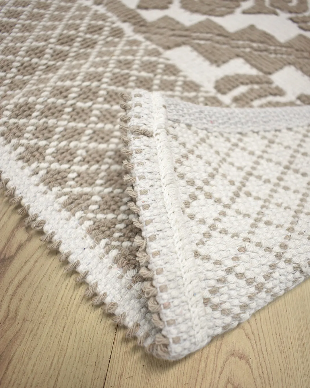 VICTORIA – Taupe Runner Area Rug
