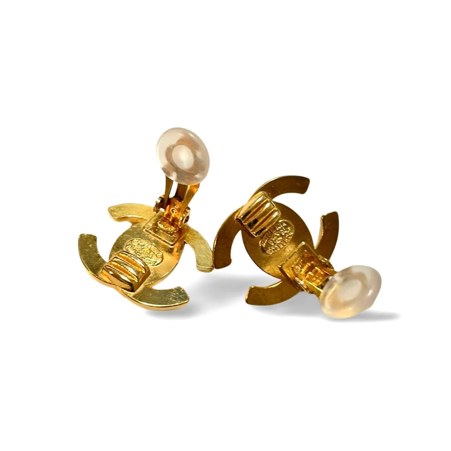 Vintage CHANEL golden turn lock CC earrings. Very classic and popular jewelry. Coco mark earrings. 060810y3