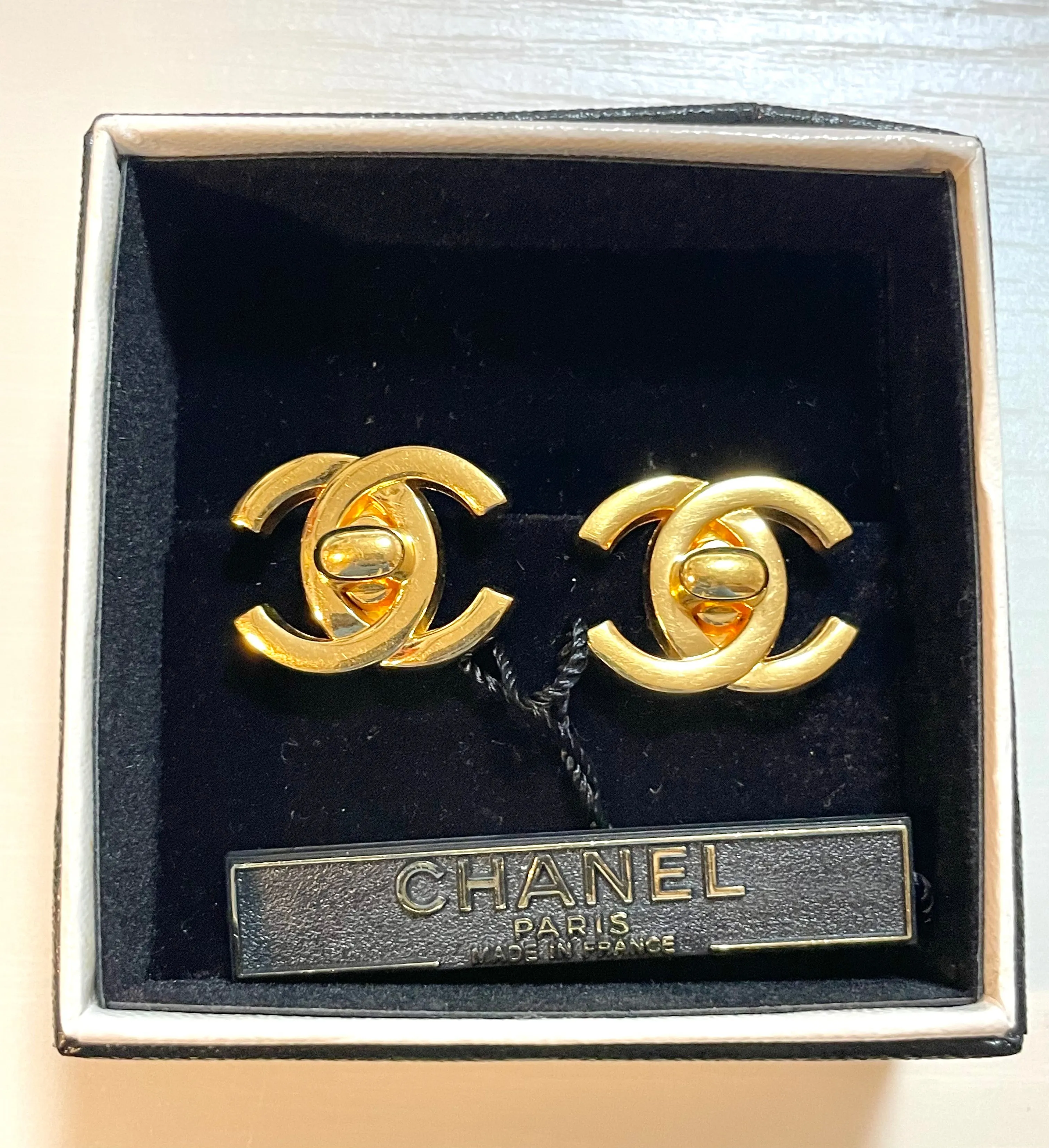 Vintage CHANEL golden turn lock CC earrings. Very classic and popular jewelry. Coco mark earrings. 060810y3