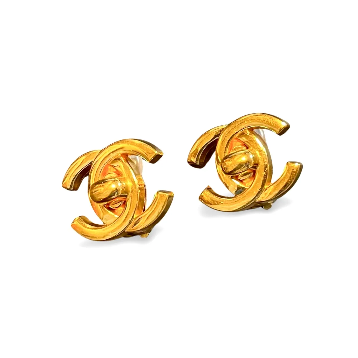 Vintage CHANEL golden turn lock CC earrings. Very classic and popular jewelry. Coco mark earrings. 060810y3