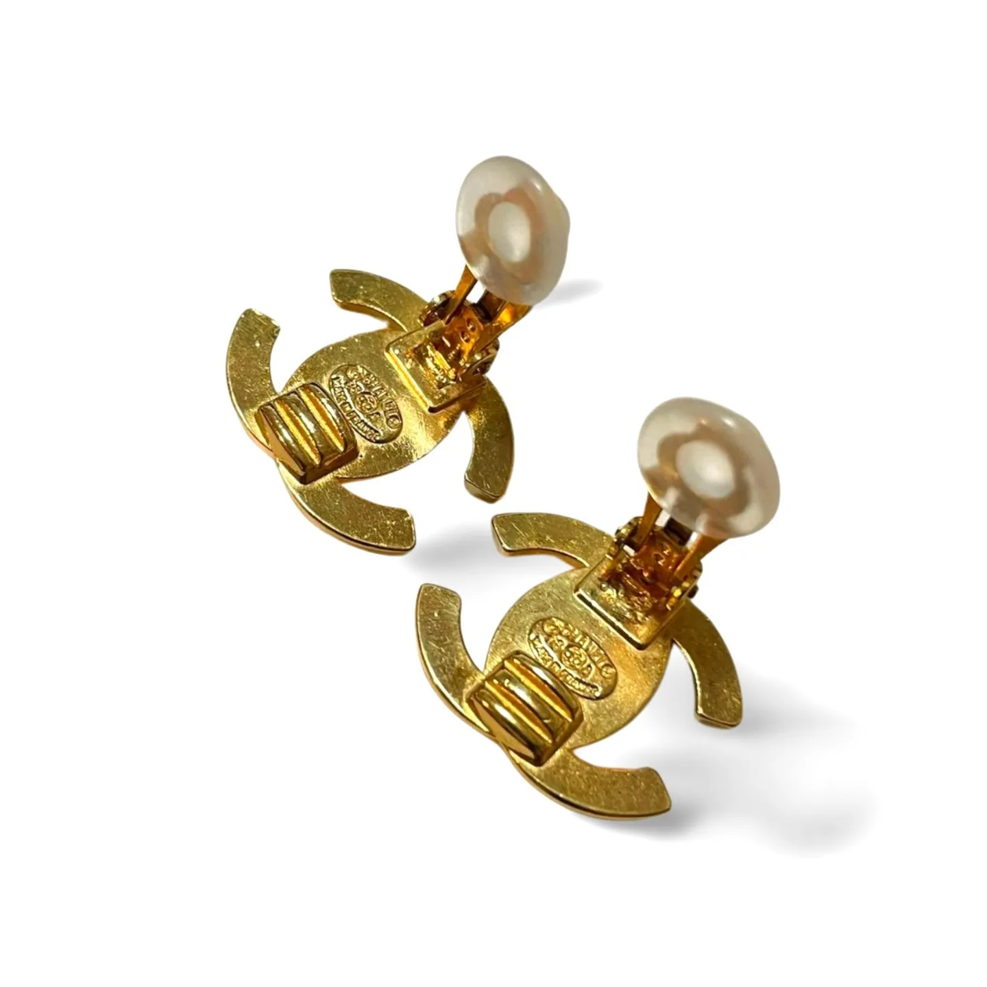Vintage CHANEL golden turn lock CC earrings. Very classic and popular jewelry. Coco mark earrings. 060810y3