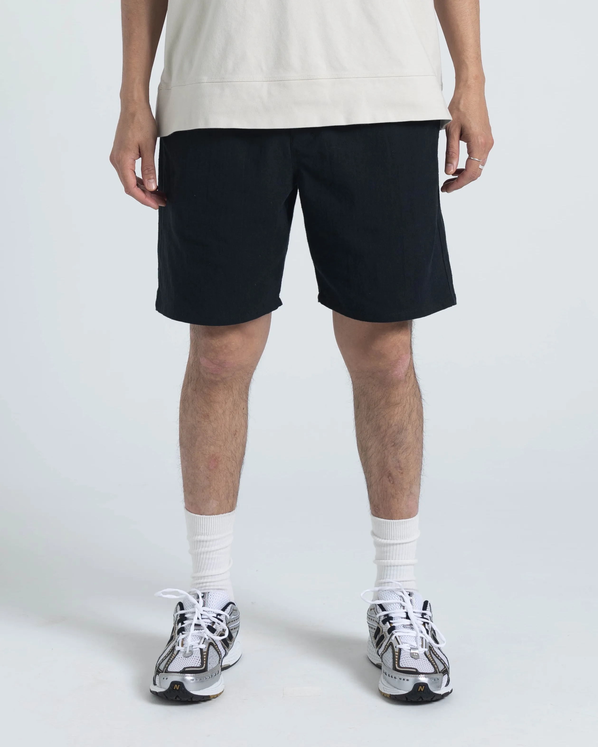 Walk Short 002 - Black Linen / Cotton