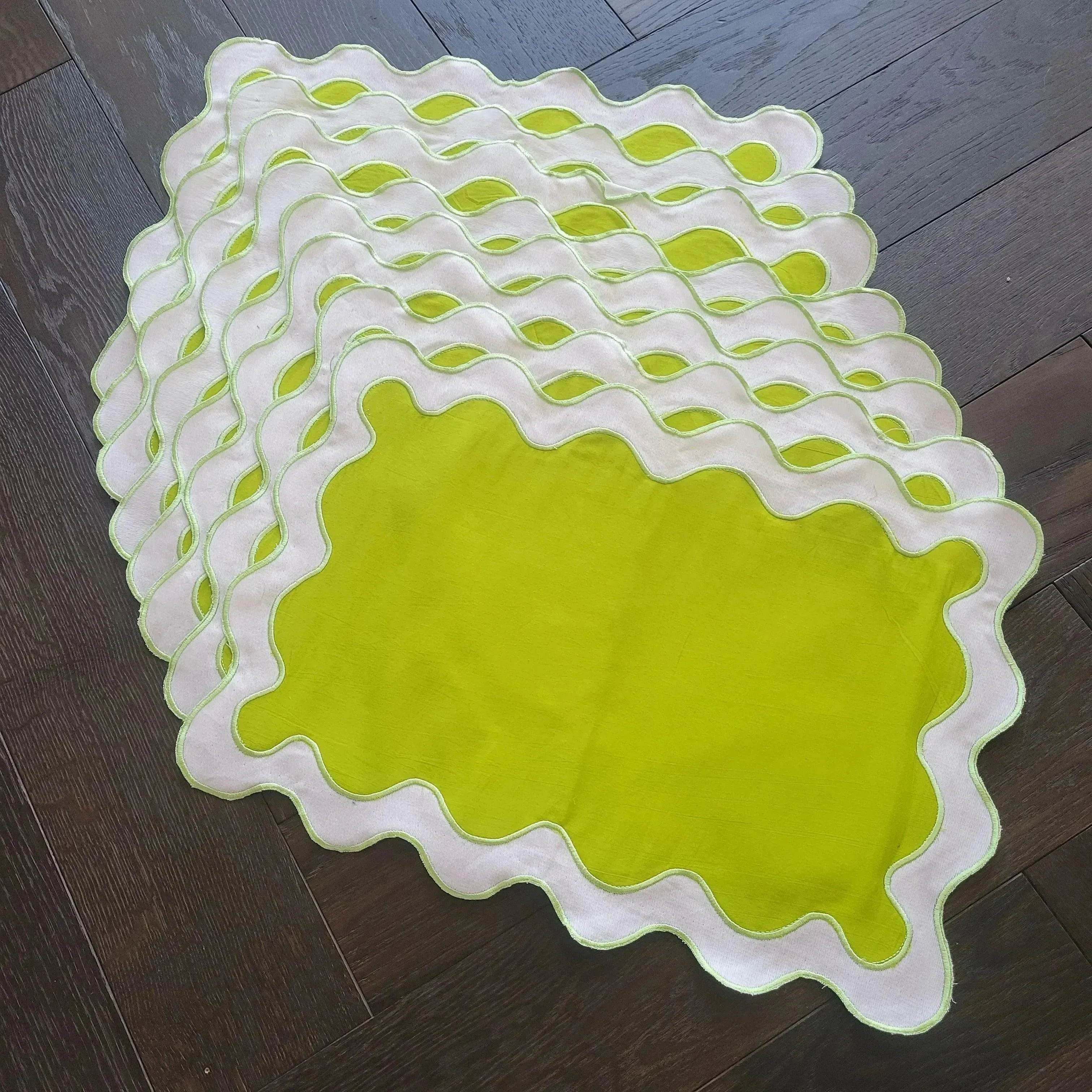 White and Green 100% Linen Scallop Placemat Set of 8