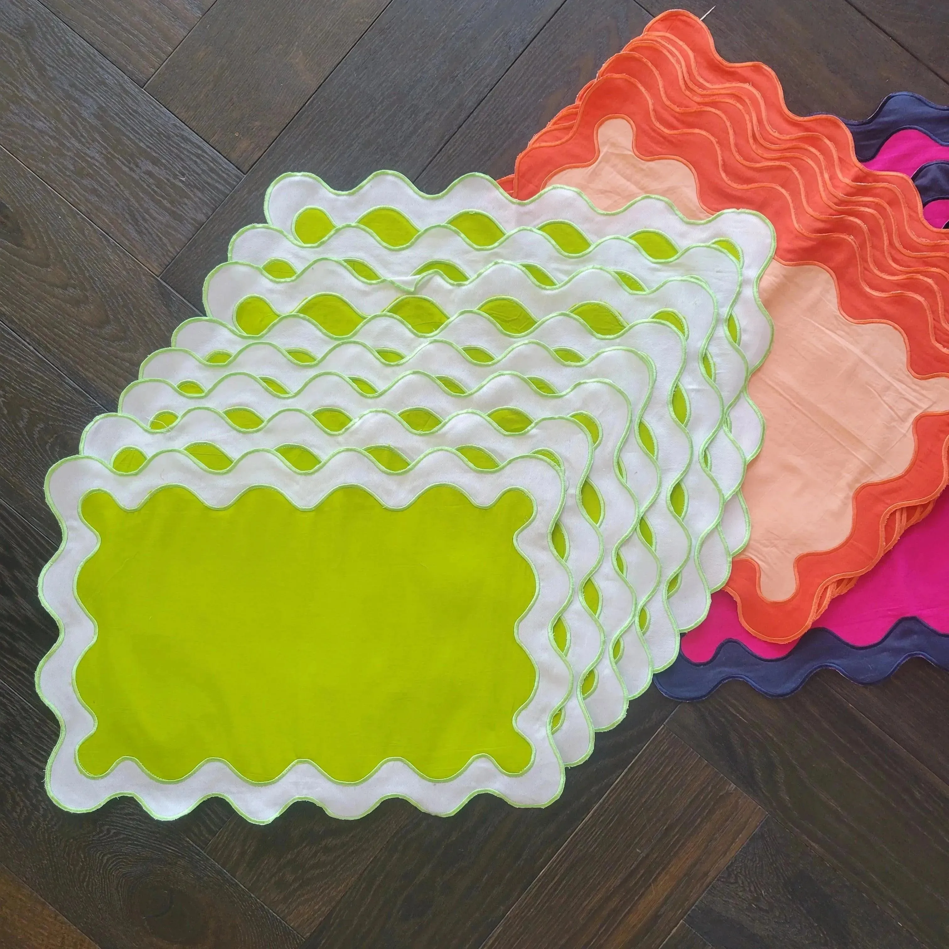 White and Green 100% Linen Scallop Placemat Set of 8